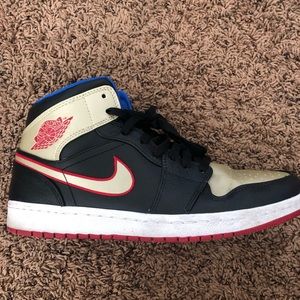 Men’s Air Jordan Mid Retro 1s